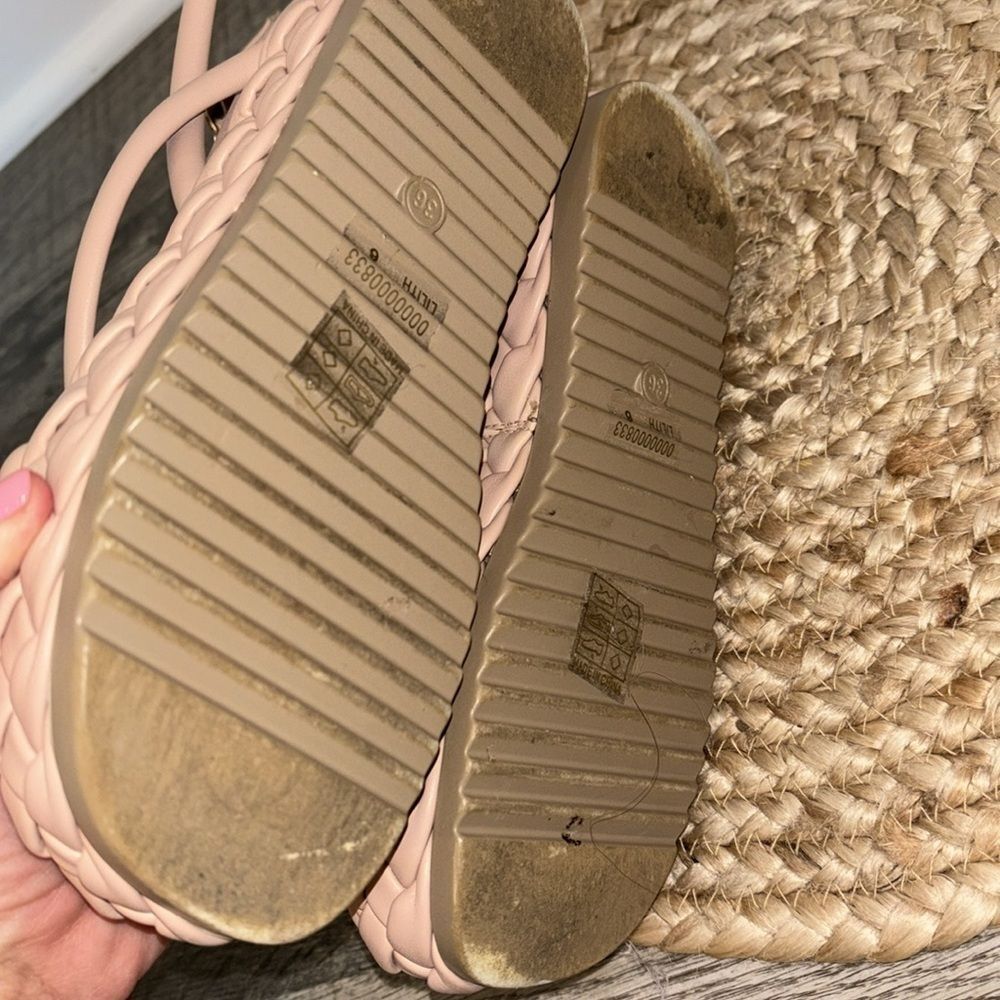 Shu Shop Lilith blush sandal size 6 - Picture 6 of 6